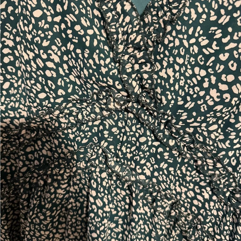 Amazon Dress - Picture 4 of 5
